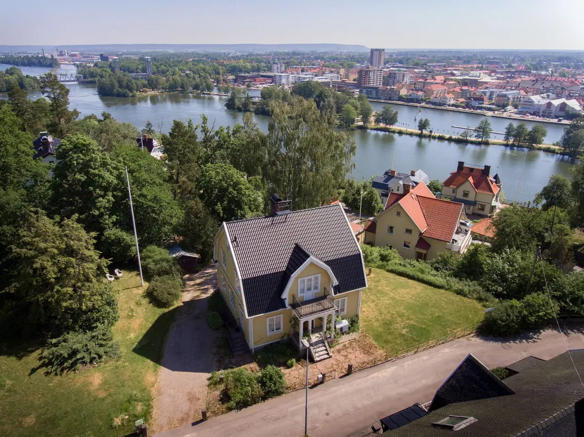 Takrenovering i Trollhättan
