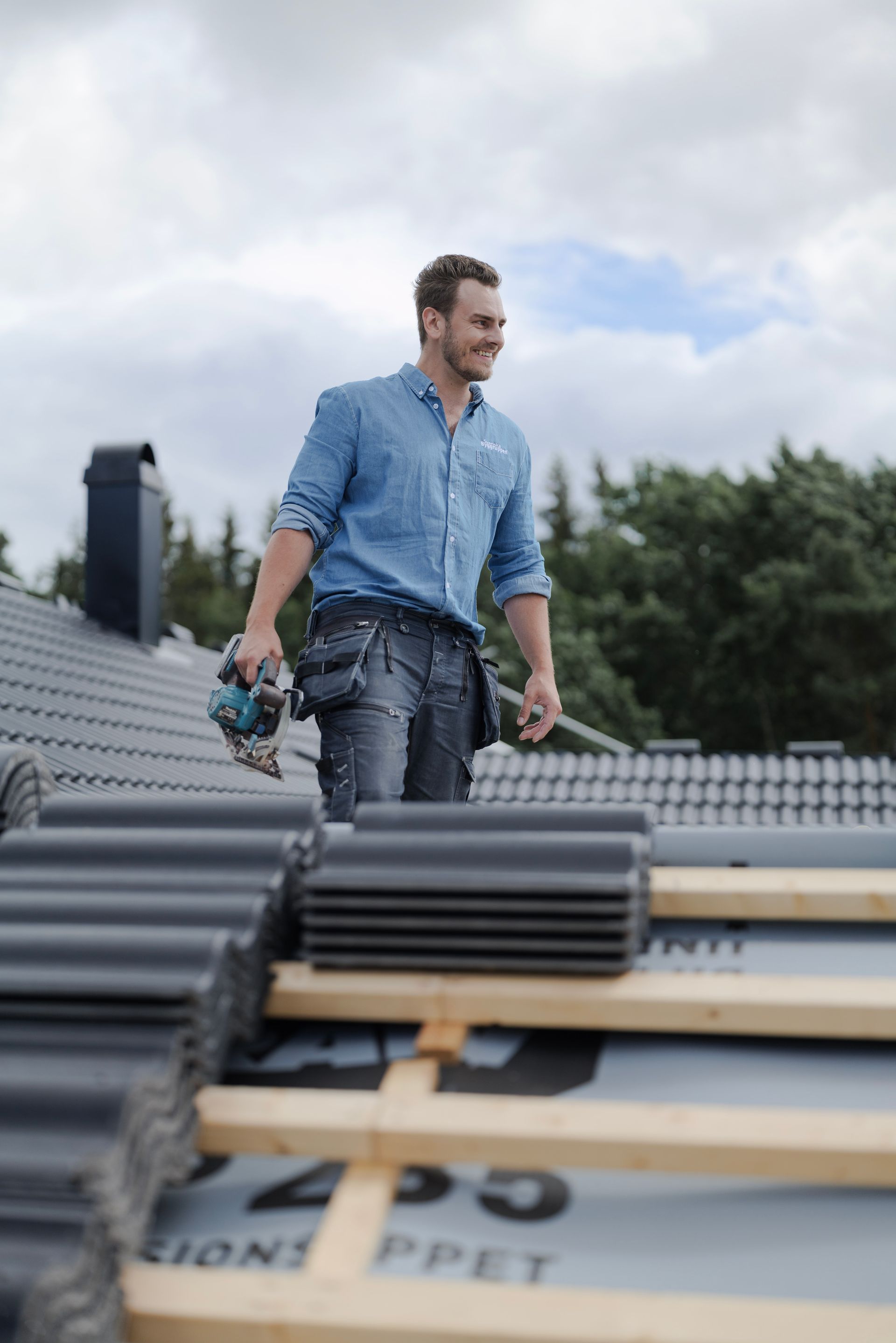 Betongpannor på tak i Trollhättan